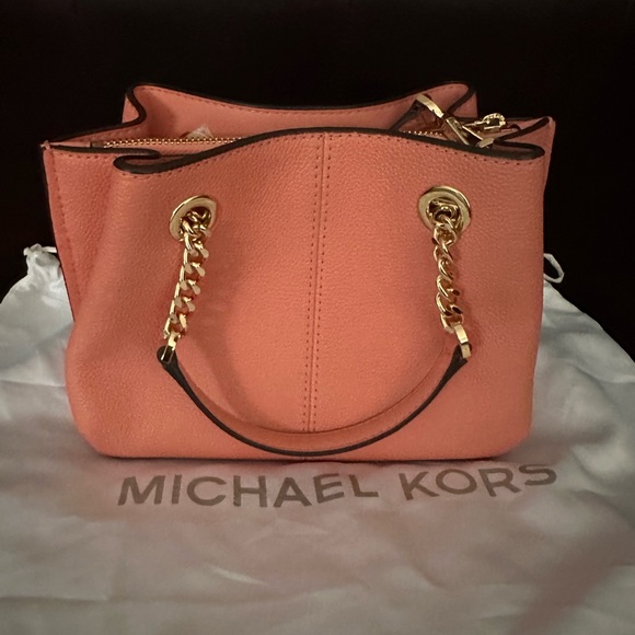 Michael Kors Teagen Small Messenger bag in peach color New - Picture 9 of 10